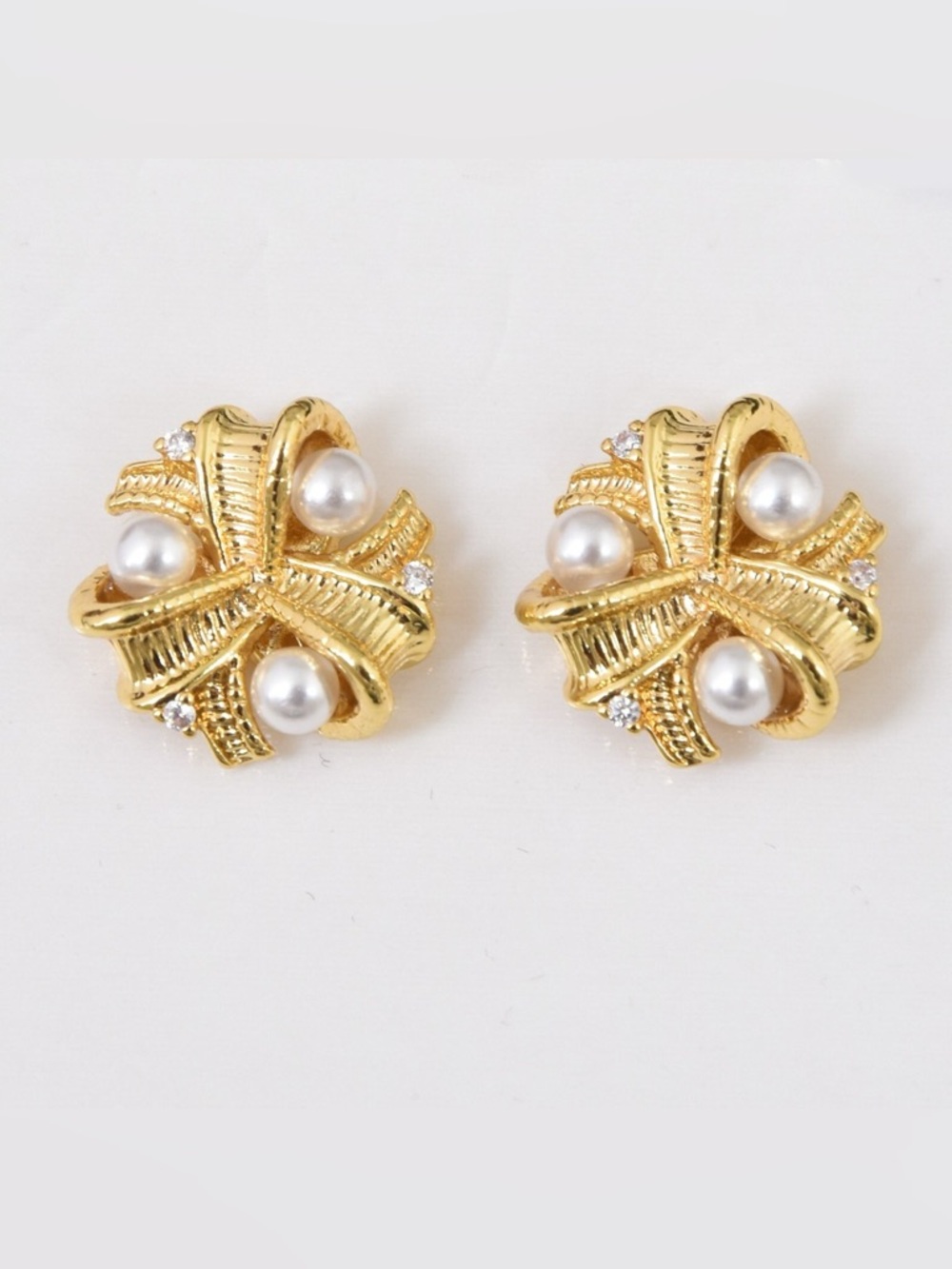 Lilly Pulitzer Tis The Season Pearl Cluster Earrings